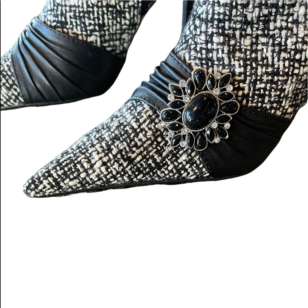 🛍 Steve Madden Tweed Jeweled Boot 5.5 - Picture 2 of 6